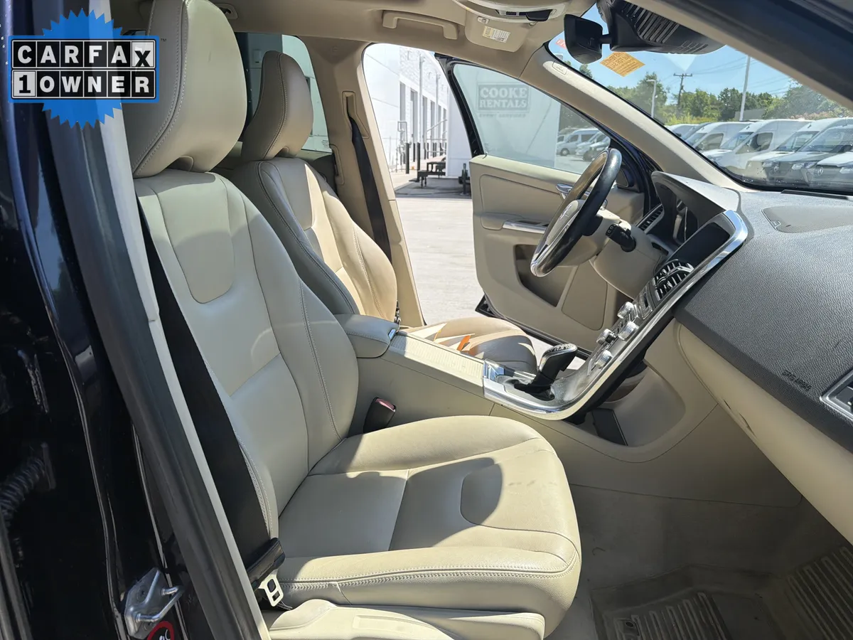 2016 Volvo XC60 T5 Drive-E Platinum thumbnail 34