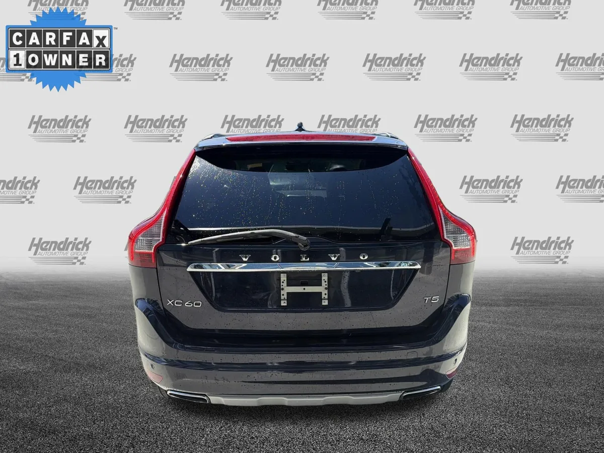 2016 Volvo XC60 T5 Drive-E Platinum thumbnail 8