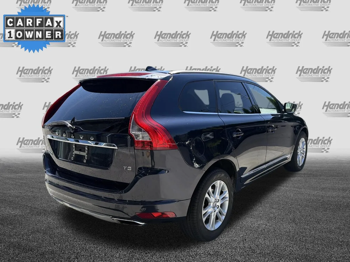 2016 Volvo XC60 T5 Drive-E Platinum thumbnail 9