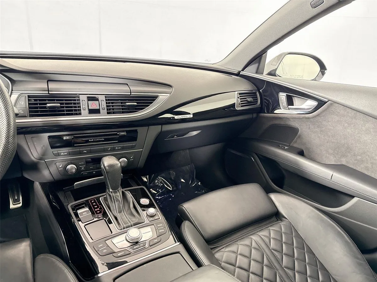 2017 Audi A7 Competition Prestige thumbnail 32