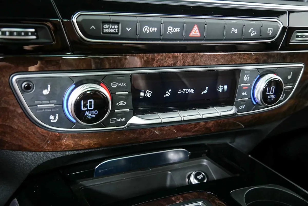 2017 AUDI Q7 Prestige thumbnail 17