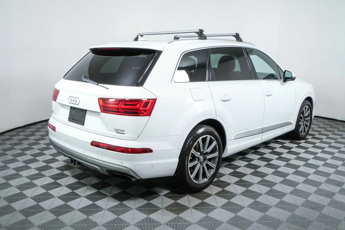 2017 AUDI Q7 Prestige thumbnail 3
