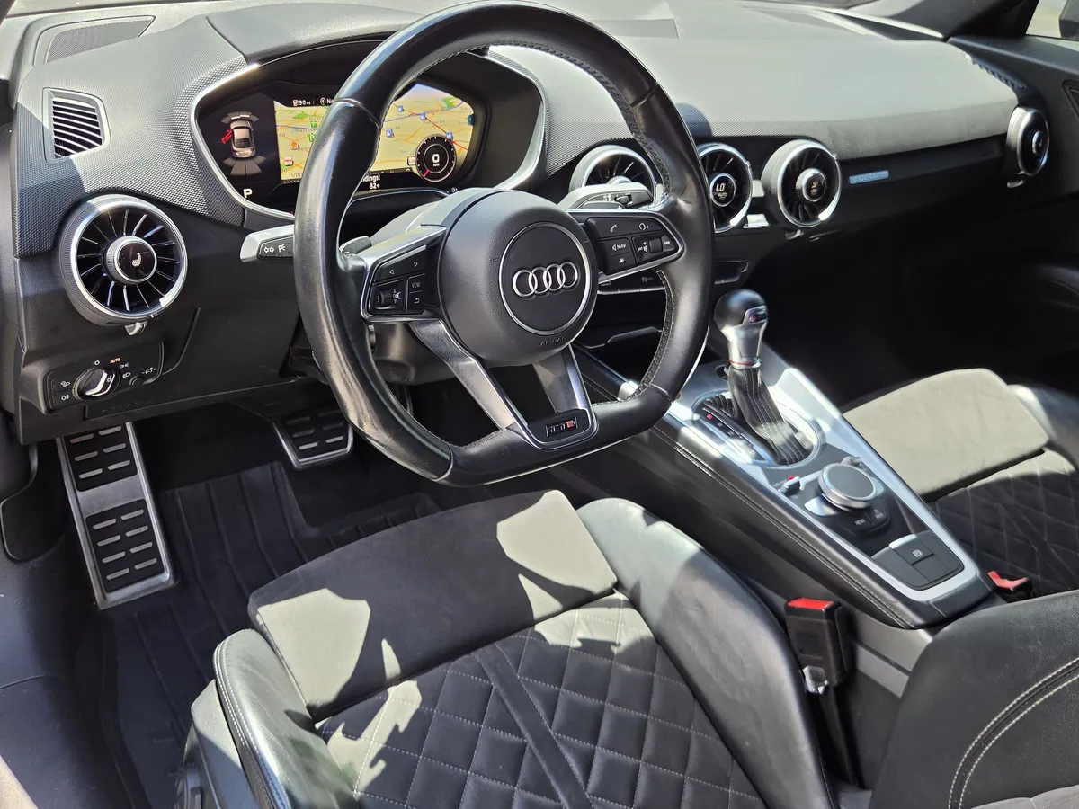 2017 Audi TTS 2.0T thumbnail 16