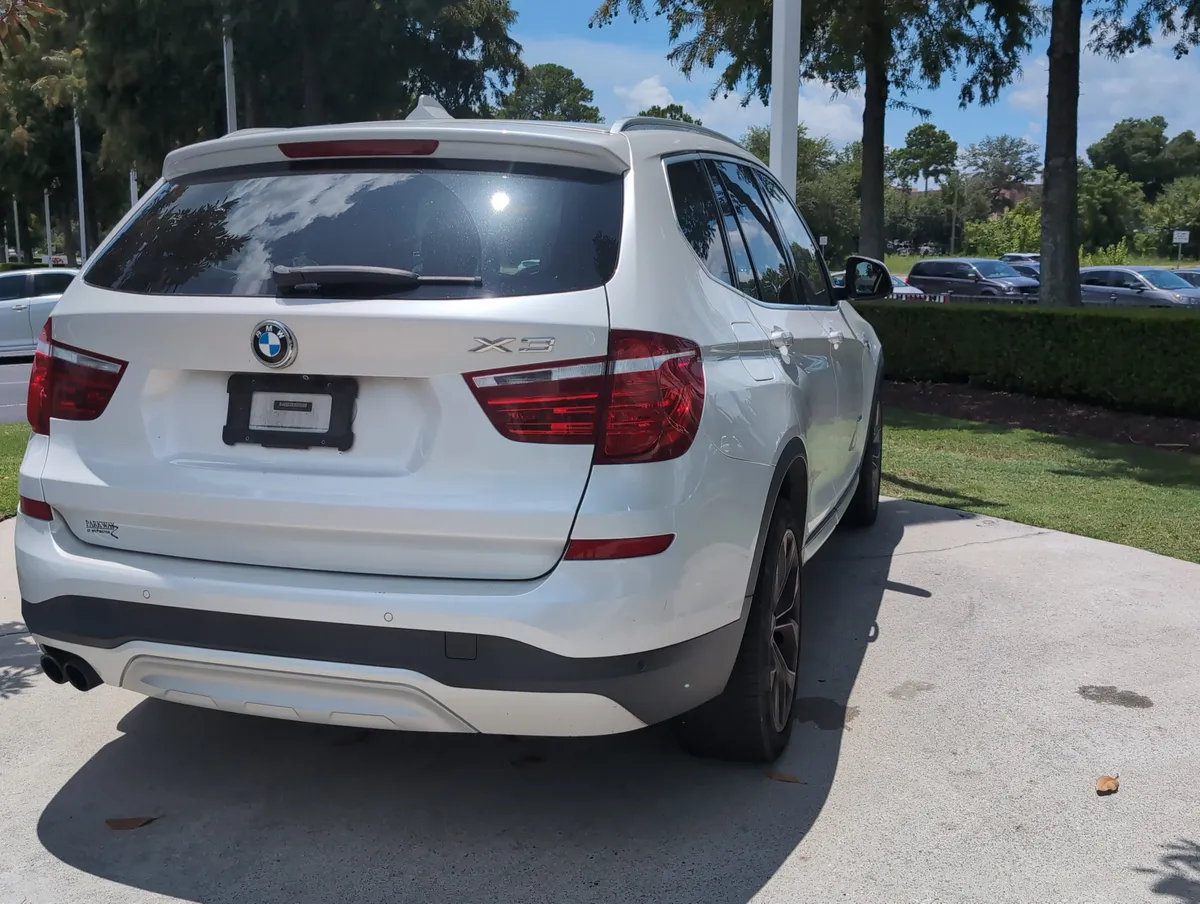 2017 BMW X3 sDrive28i thumbnail 10