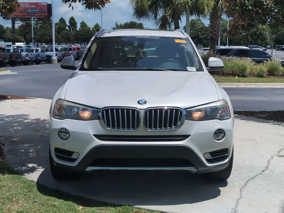 2017 BMW X3 sDrive28i thumbnail 2