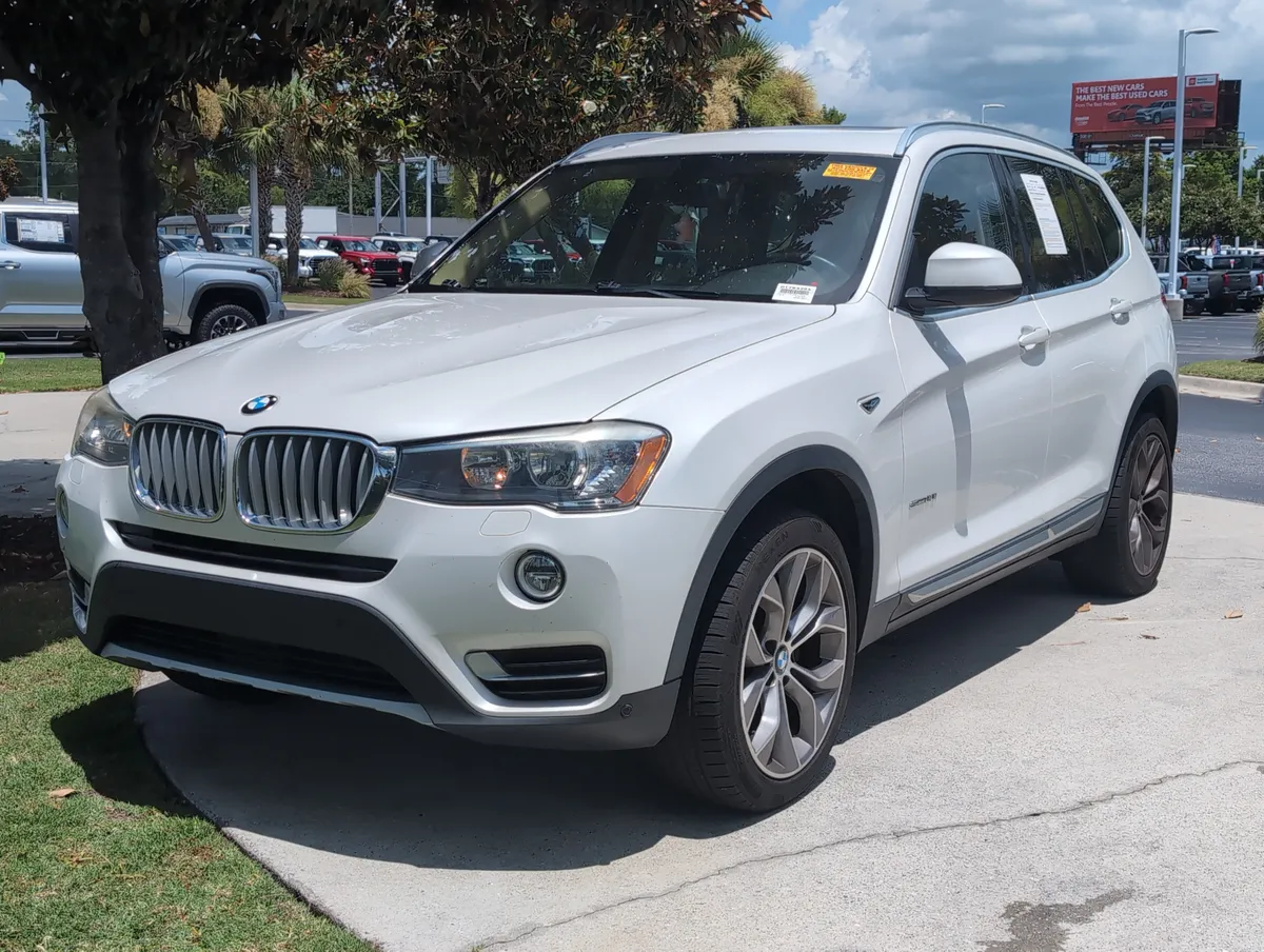 2017 BMW X3 sDrive28i thumbnail 4