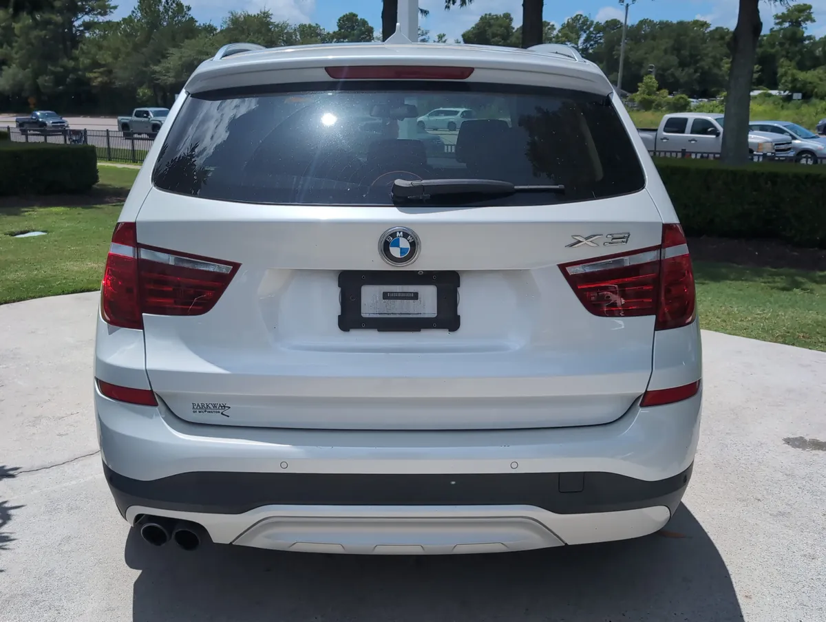 2017 BMW X3 sDrive28i thumbnail 9