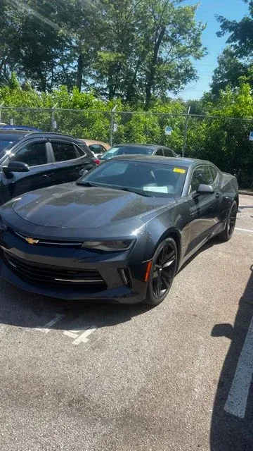 2017 Chevrolet Camaro 1LT thumbnail 2