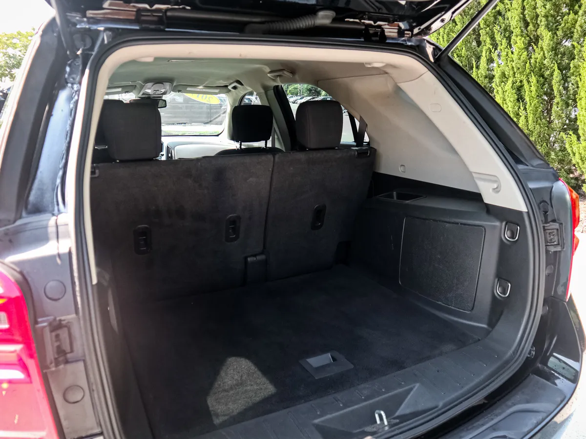 2017 Chevrolet Equinox LS thumbnail 29