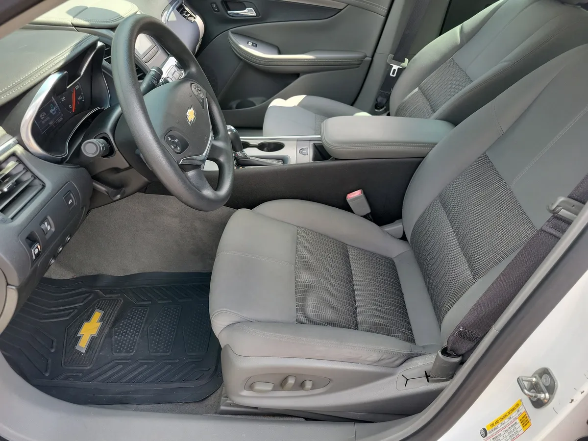 2017 Chevrolet Impala LS w/1LS (Retail Only) thumbnail 4