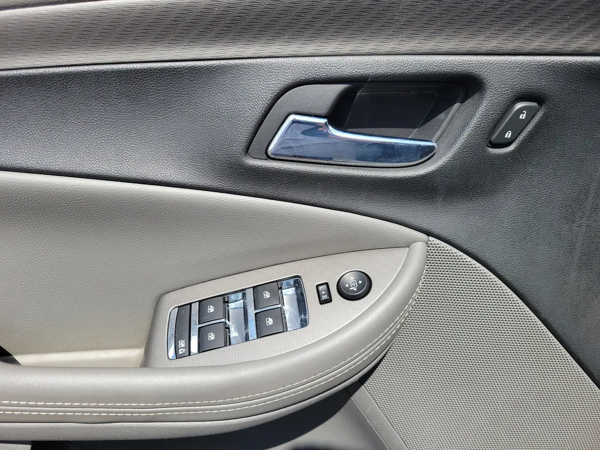 2017 Chevrolet Impala LS w/1LS (Retail Only) thumbnail 6