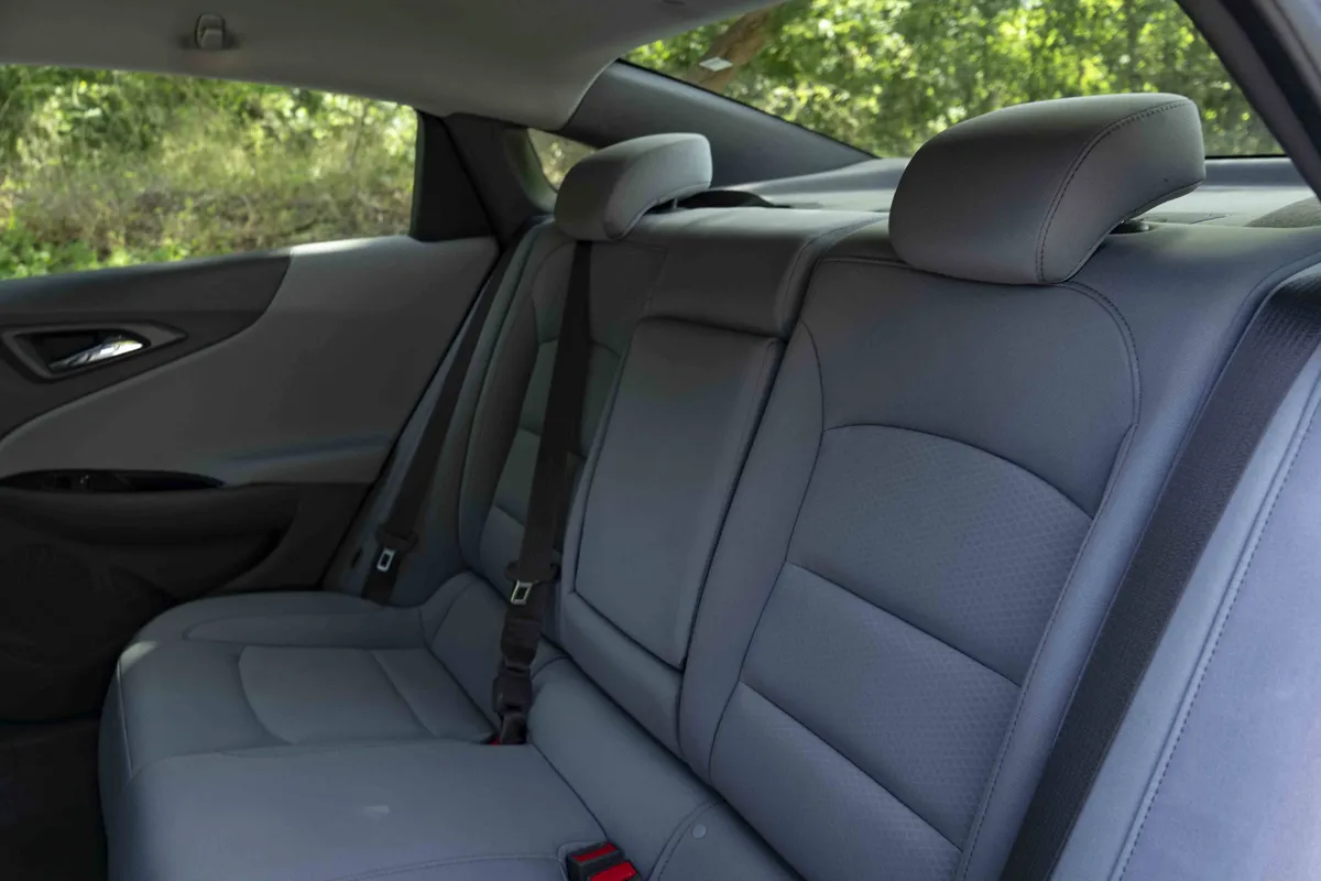 2017 Chevrolet Malibu LT thumbnail 17