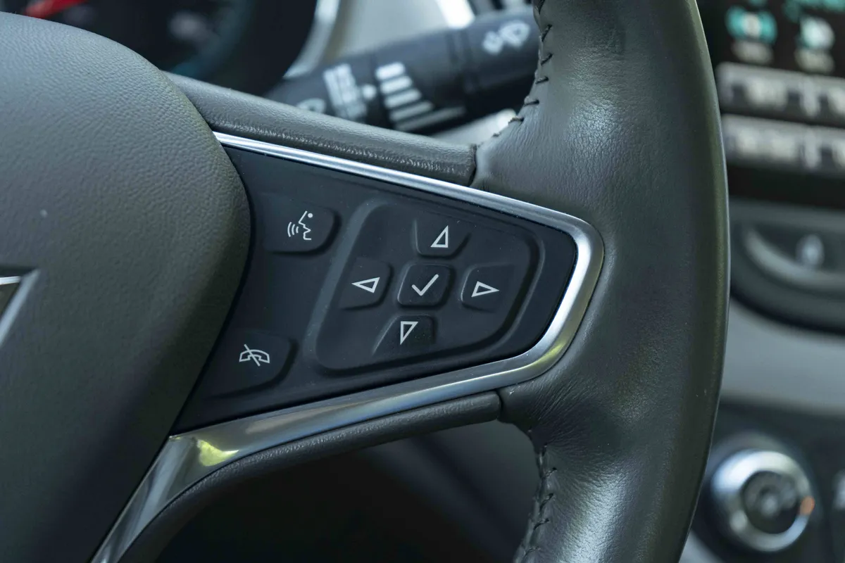2017 Chevrolet Malibu LT thumbnail 20