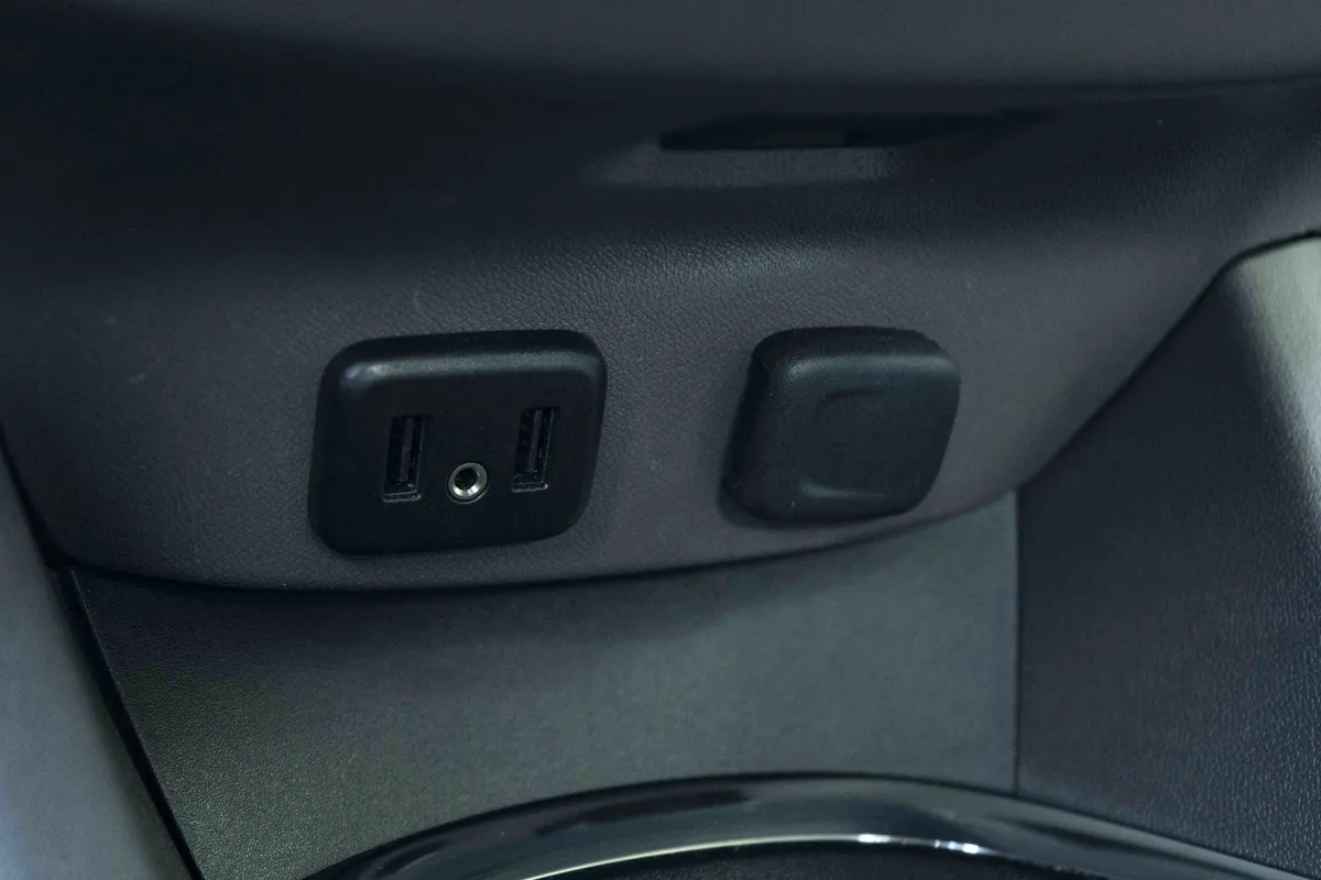 2017 Chevrolet Malibu LT thumbnail 31