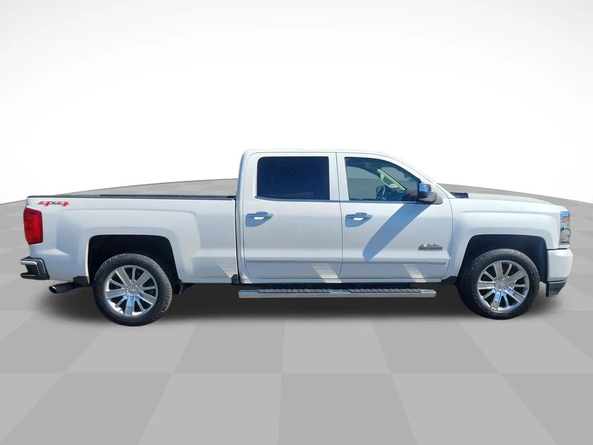 2017 Chevrolet Silverado 1500 High Country thumbnail 24