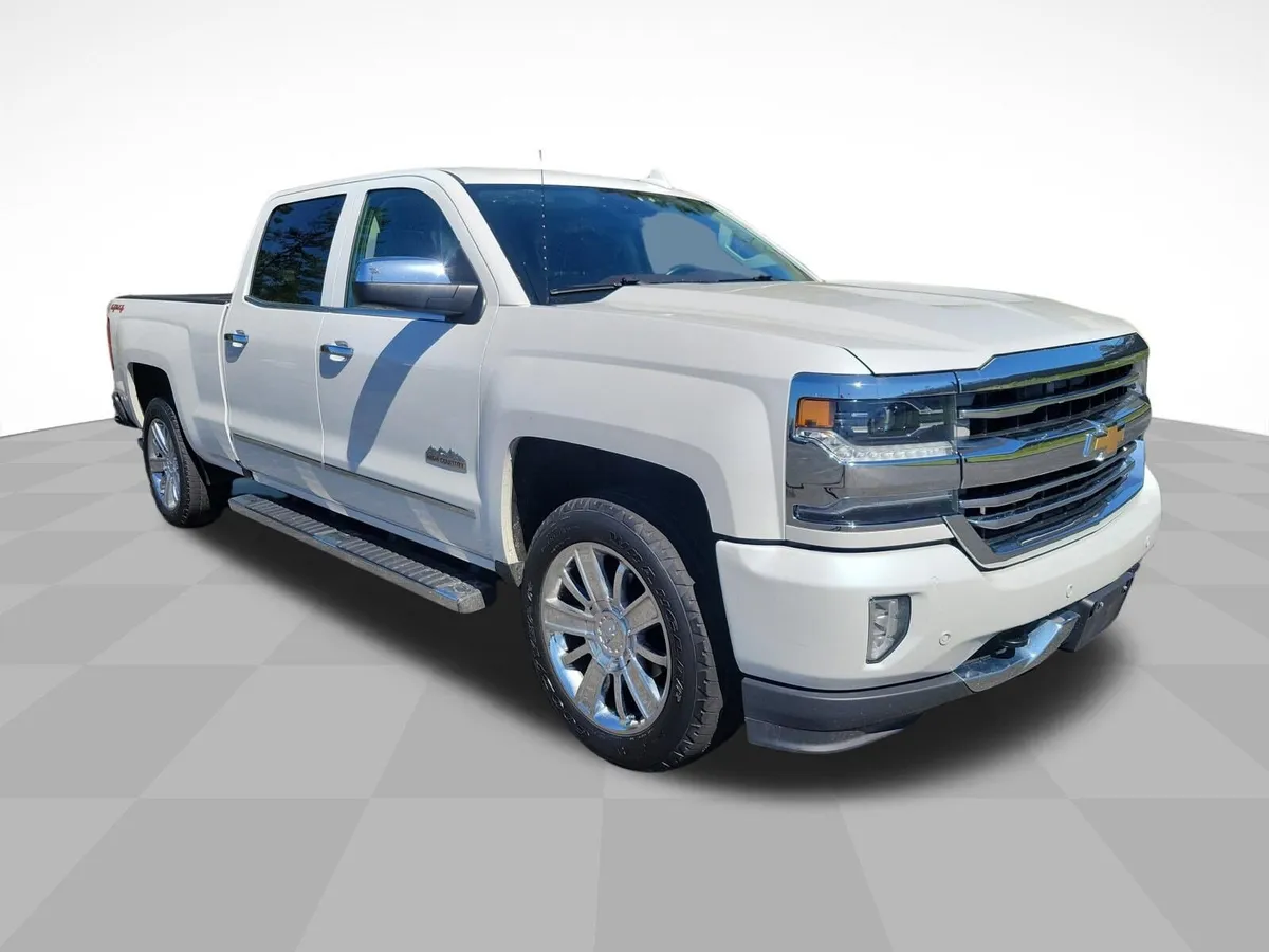 2017 Chevrolet Silverado 1500 High Country thumbnail 3