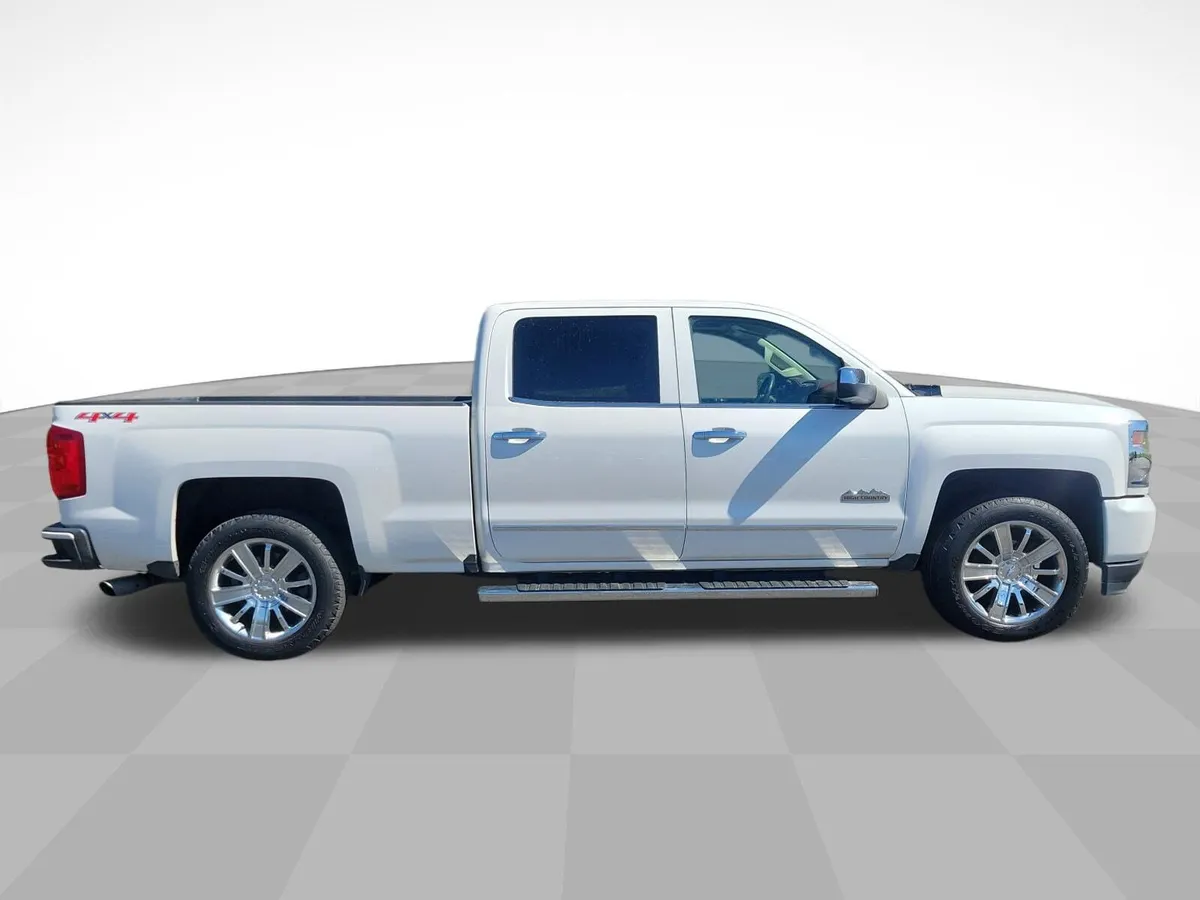 2017 Chevrolet Silverado 1500 High Country thumbnail 4