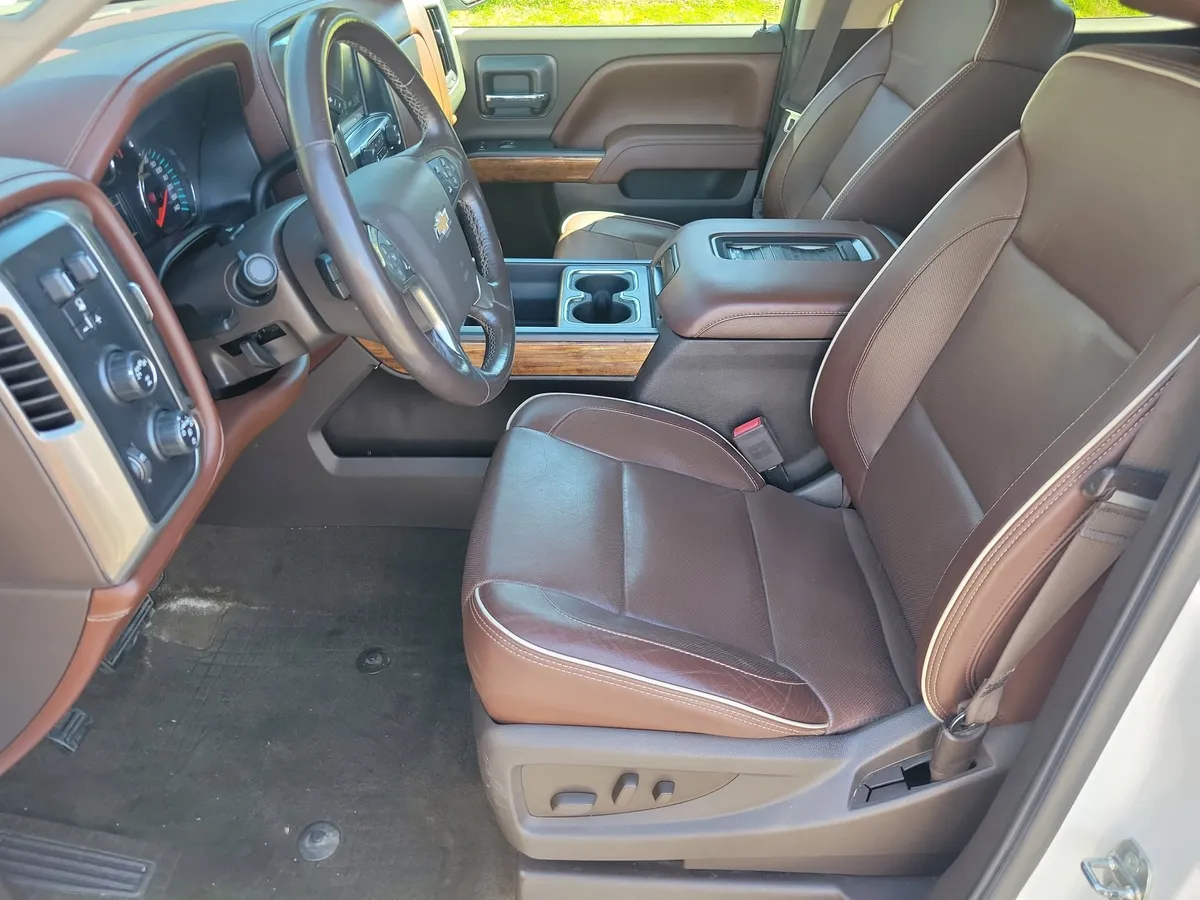 2017 Chevrolet Silverado 1500 High Country thumbnail 7