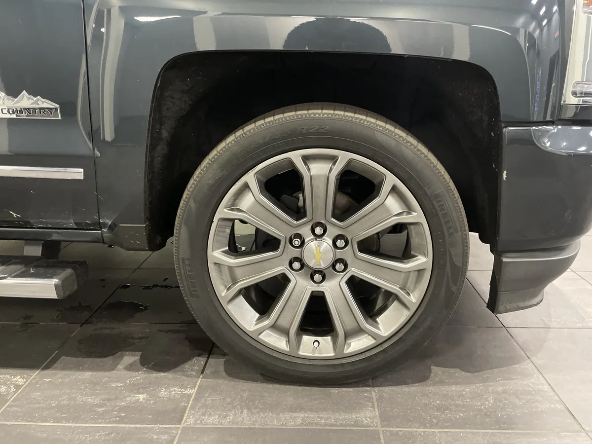 2017 Chevrolet Silverado 1500 High Country thumbnail 11