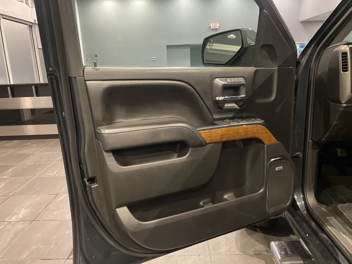 2017 Chevrolet Silverado 1500 High Country thumbnail 13