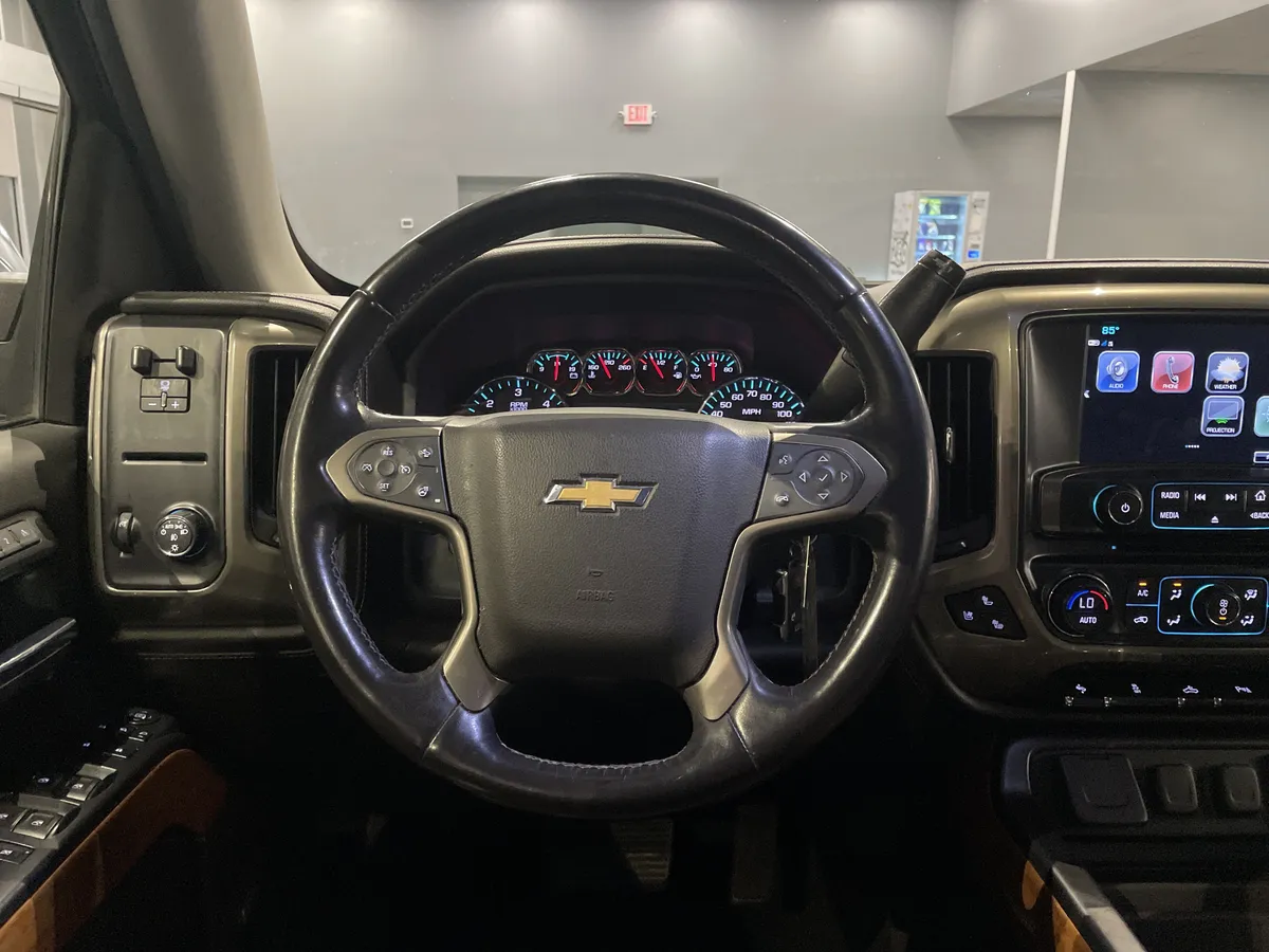 2017 Chevrolet Silverado 1500 High Country thumbnail 18
