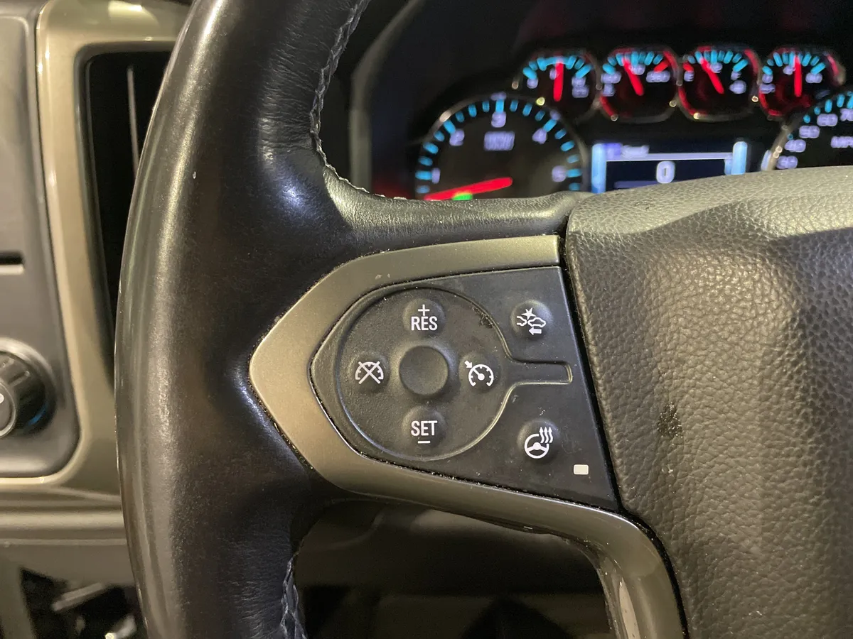 2017 Chevrolet Silverado 1500 High Country thumbnail 19