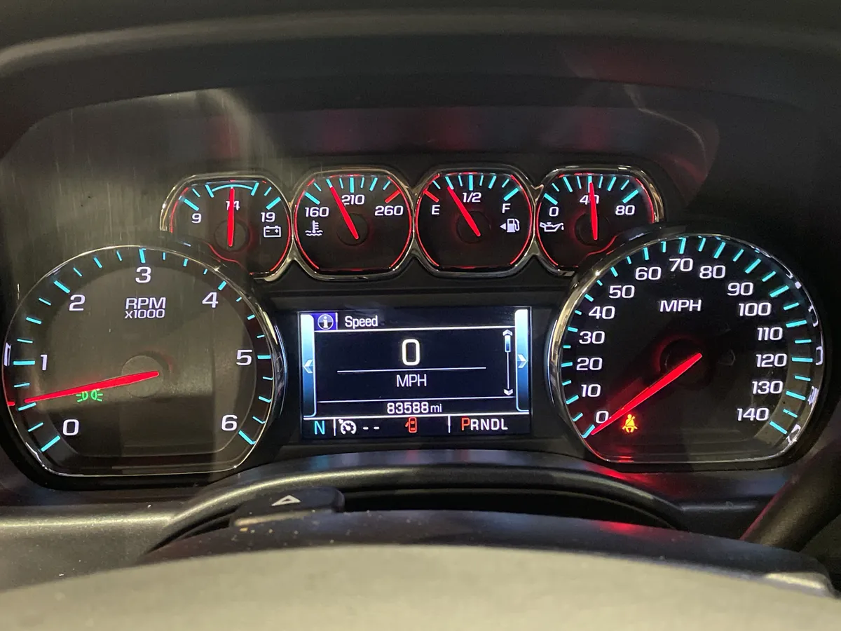 2017 Chevrolet Silverado 1500 High Country thumbnail 21