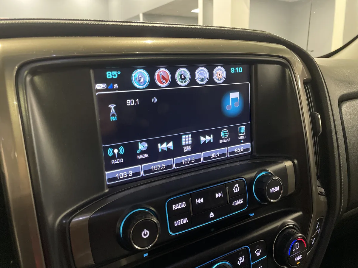 2017 Chevrolet Silverado 1500 High Country thumbnail 22