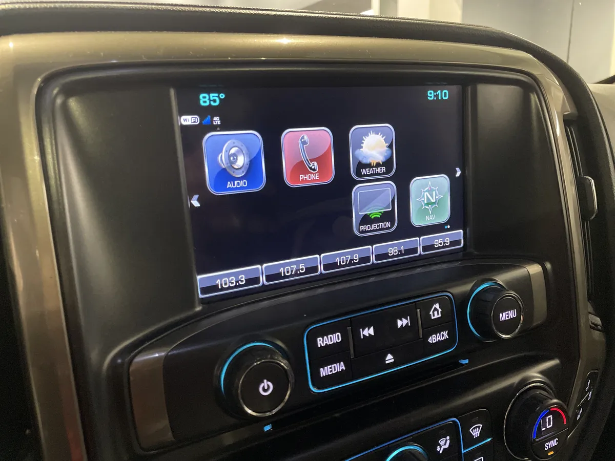 2017 Chevrolet Silverado 1500 High Country thumbnail 23