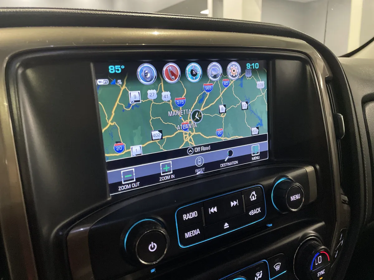 2017 Chevrolet Silverado 1500 High Country thumbnail 25