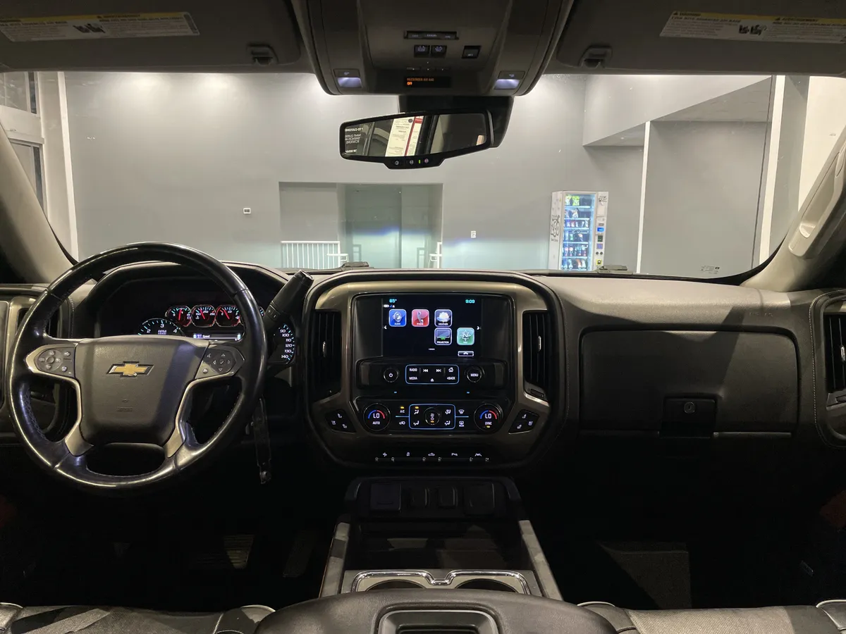 2017 Chevrolet Silverado 1500 High Country thumbnail 31