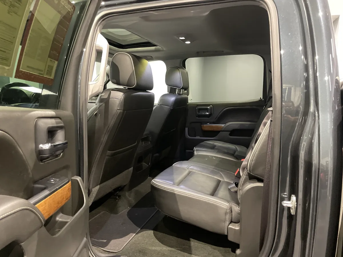 2017 Chevrolet Silverado 1500 High Country thumbnail 33