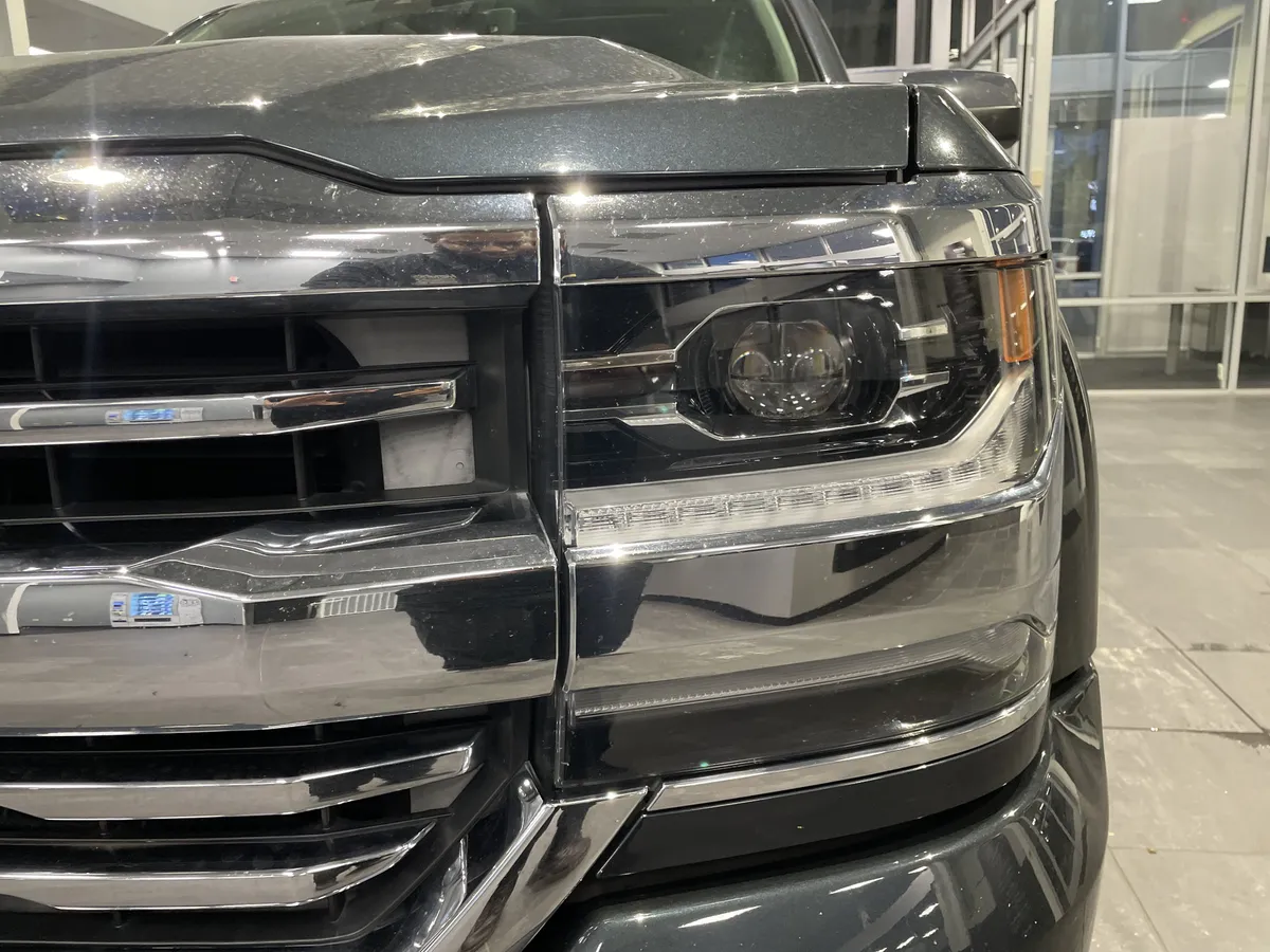 2017 Chevrolet Silverado 1500 High Country thumbnail 4