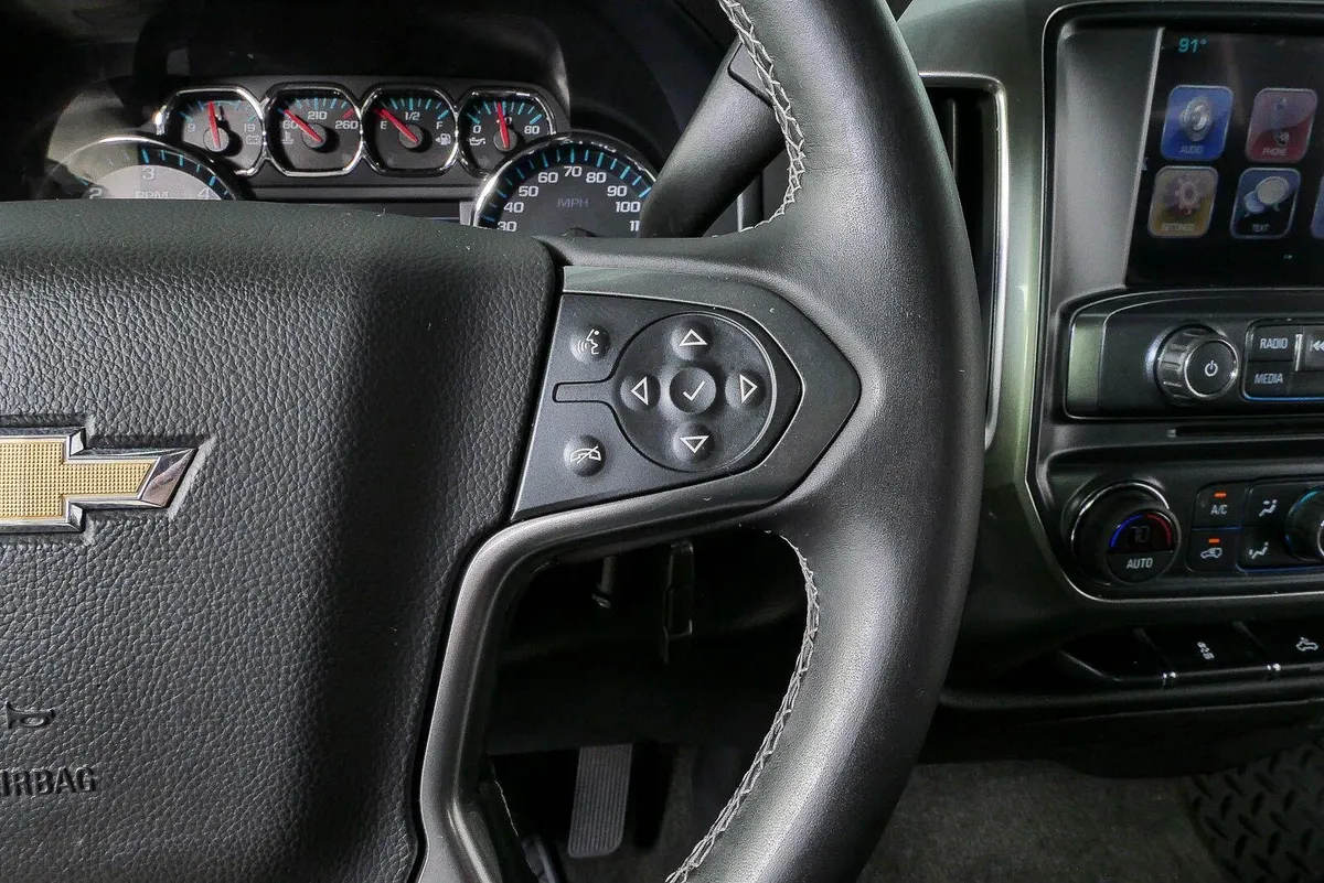 2017 Chevrolet Silverado 1500 LT thumbnail 10