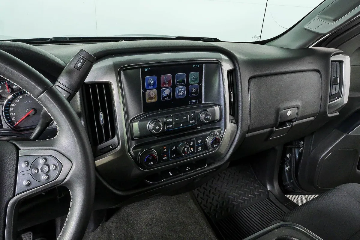2017 Chevrolet Silverado 1500 LT thumbnail 11