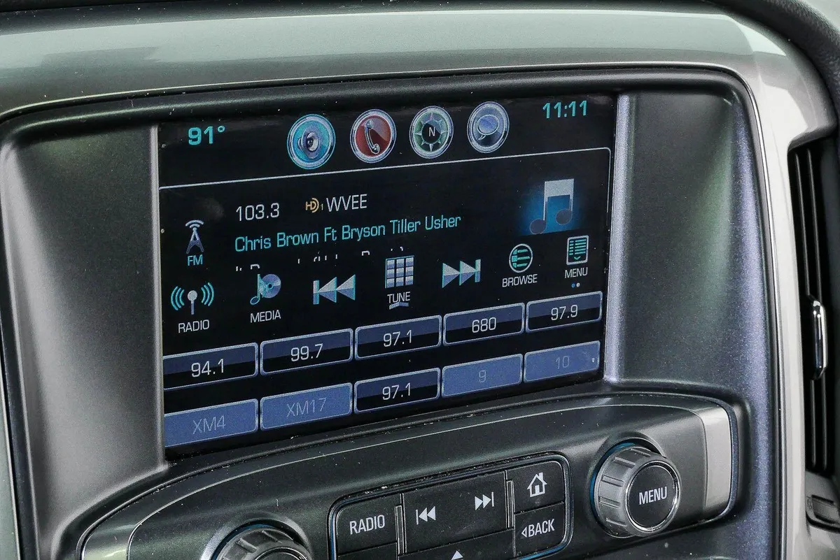 2017 Chevrolet Silverado 1500 LT thumbnail 14