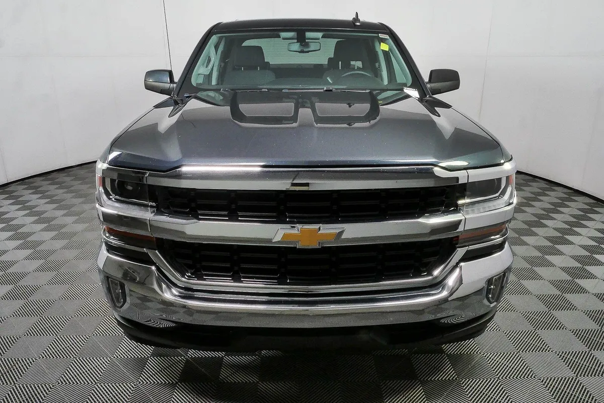 2017 Chevrolet Silverado 1500 LT thumbnail 32
