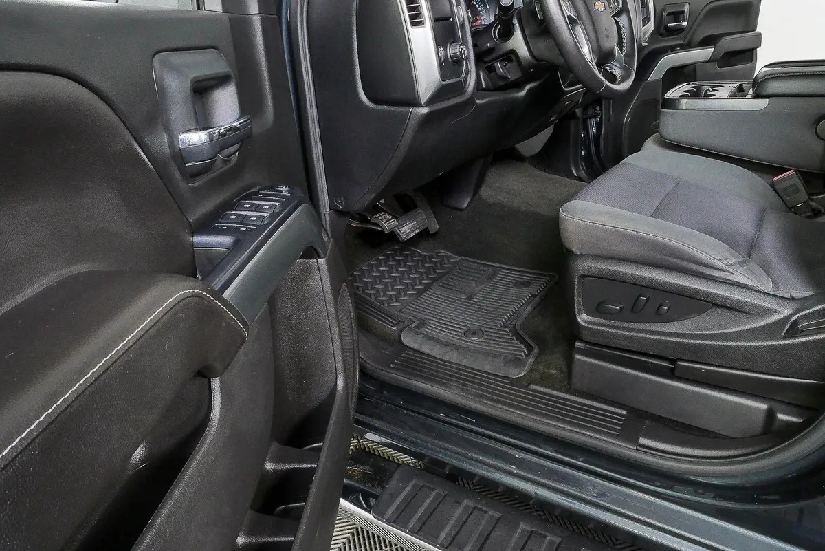 2017 Chevrolet Silverado 1500 LT thumbnail 7