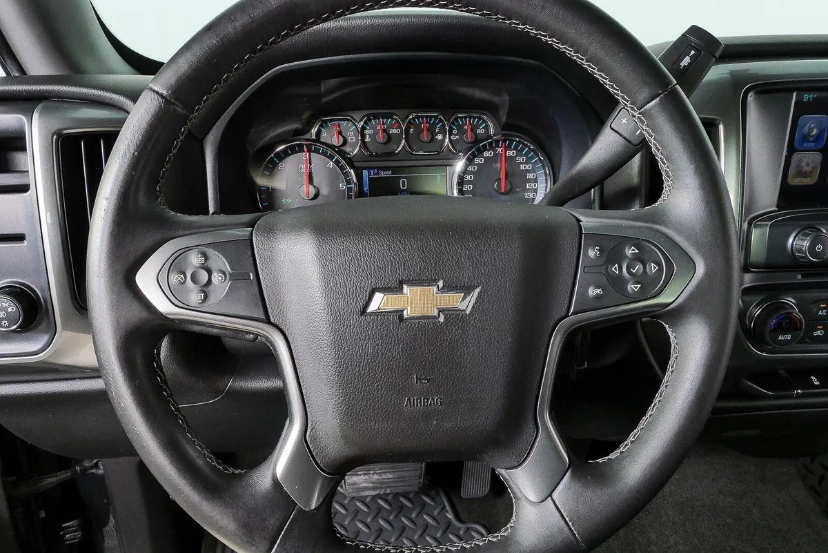 2017 Chevrolet Silverado 1500 LT thumbnail 8