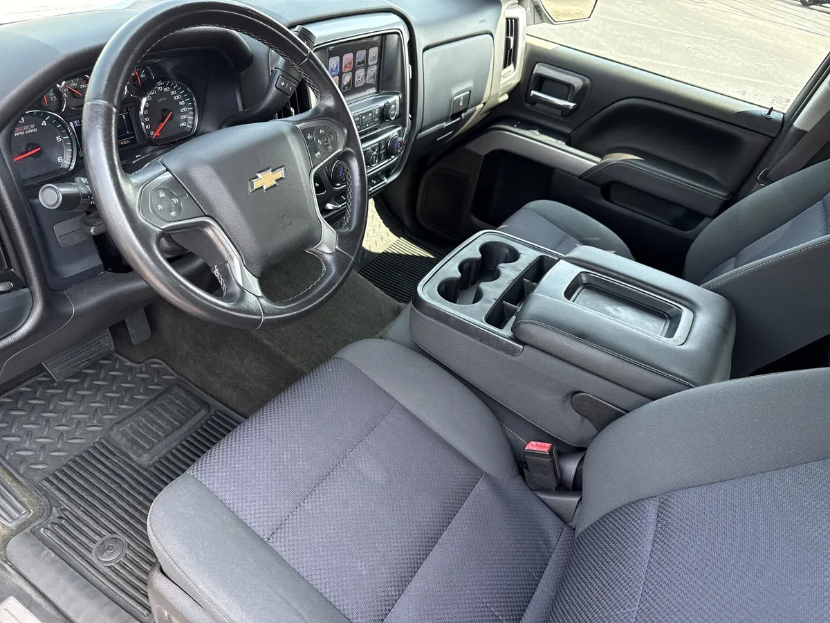 2017 Chevrolet Silverado 1500 LT thumbnail 10