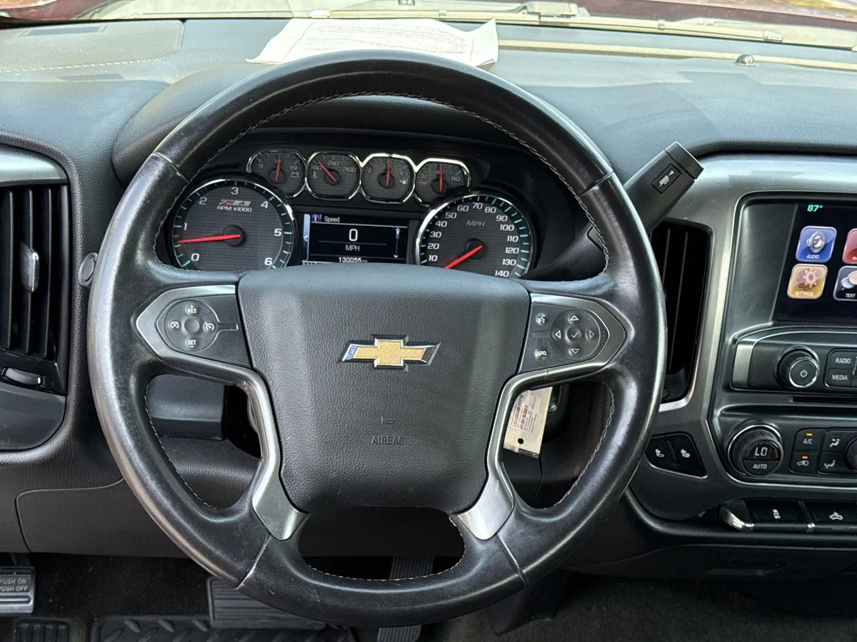 2017 Chevrolet Silverado 1500 LT thumbnail 19