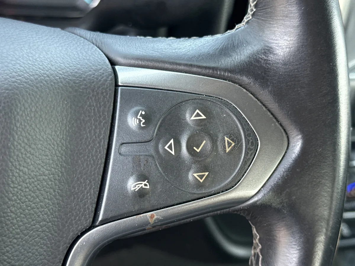 2017 Chevrolet Silverado 1500 LT thumbnail 21