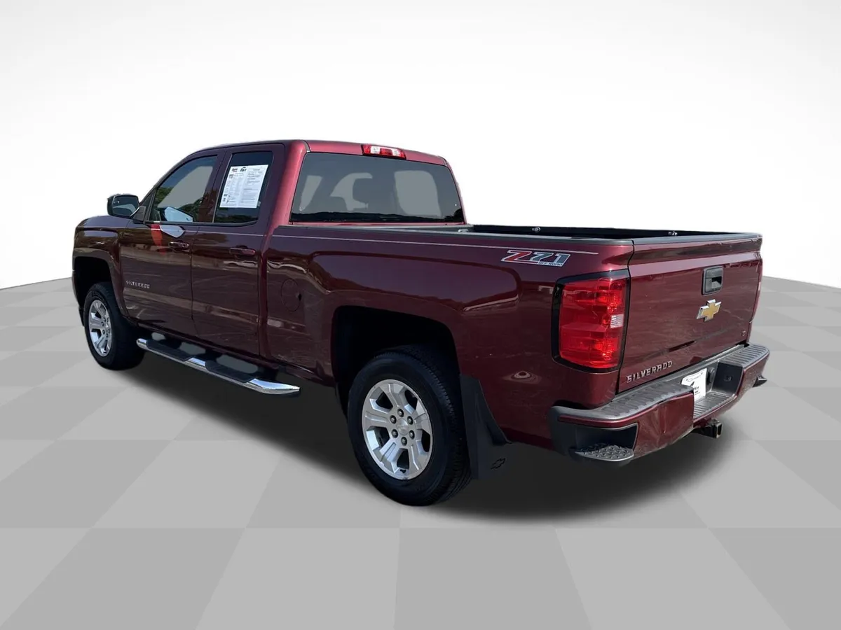 2017 Chevrolet Silverado 1500 LT thumbnail 6