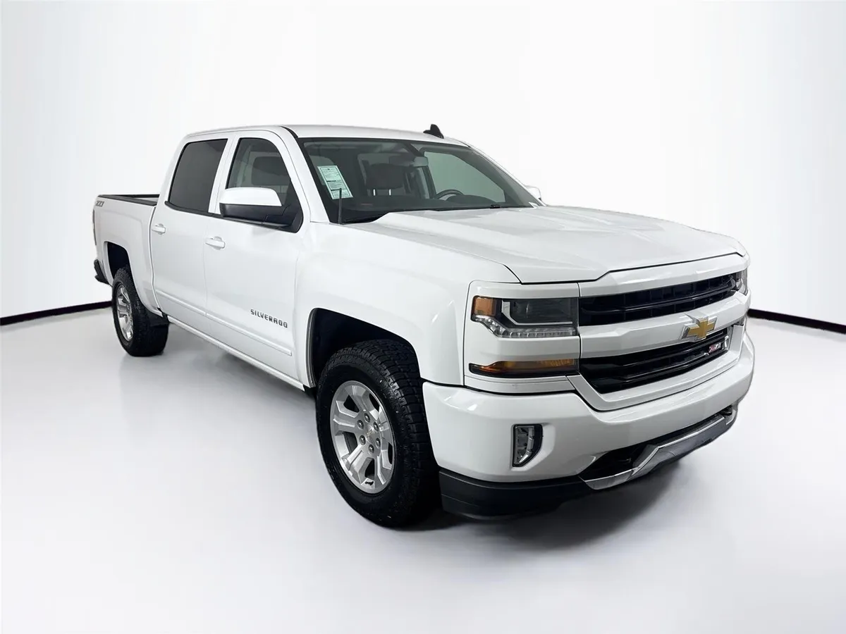 2017 Chevrolet Silverado 1500 LT thumbnail 10