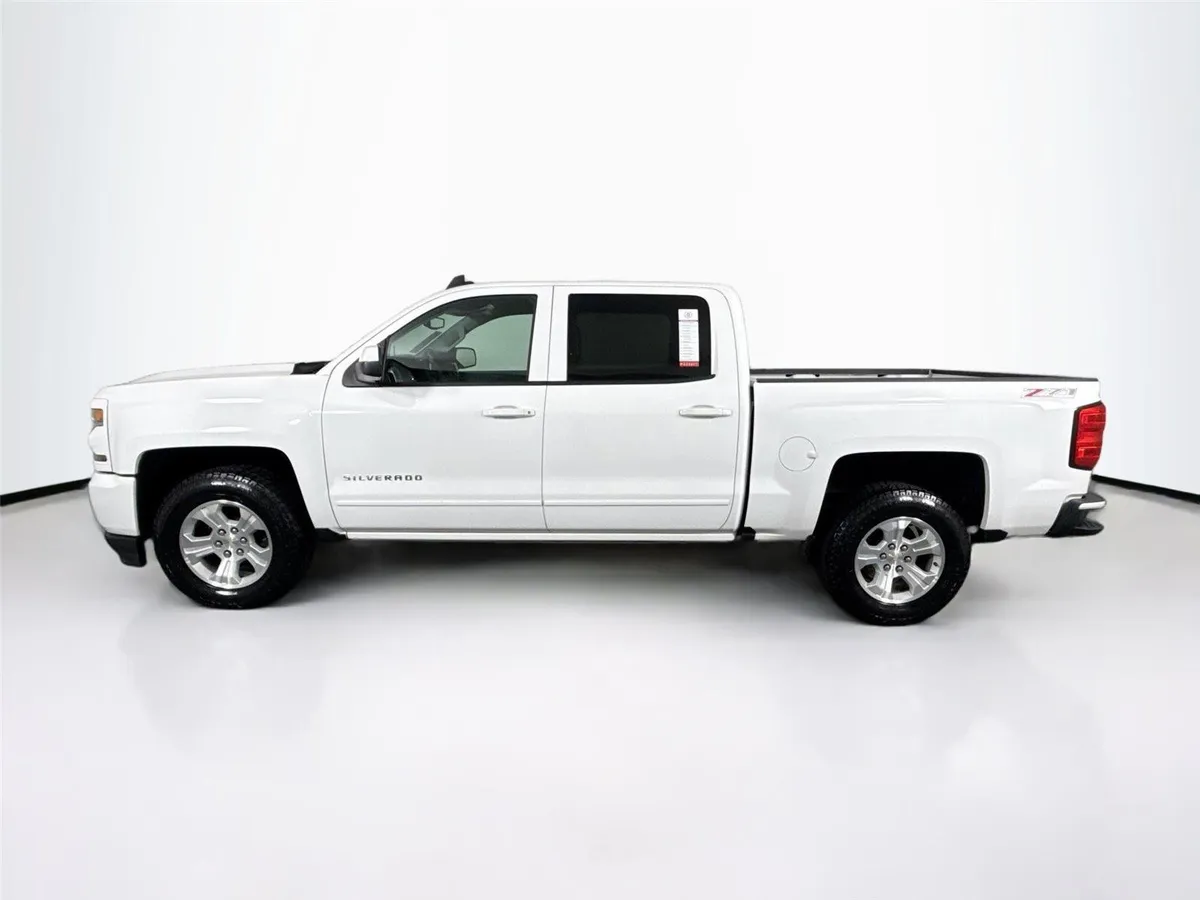 2017 Chevrolet Silverado 1500 LT thumbnail 14