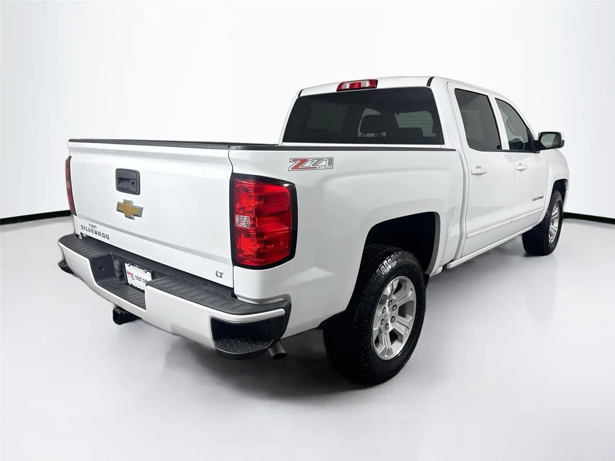2017 Chevrolet Silverado 1500 LT thumbnail 2