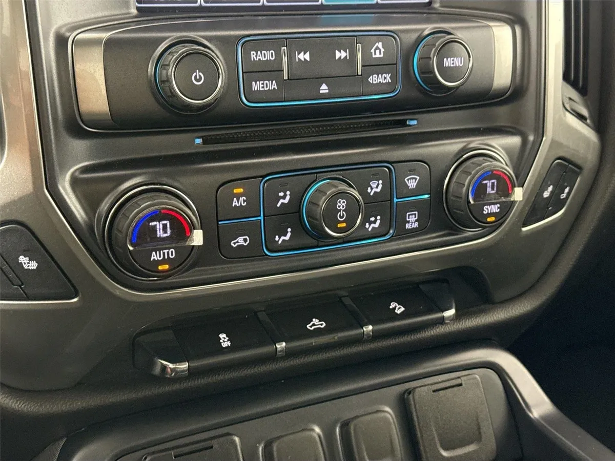2017 Chevrolet Silverado 1500 LT thumbnail 25