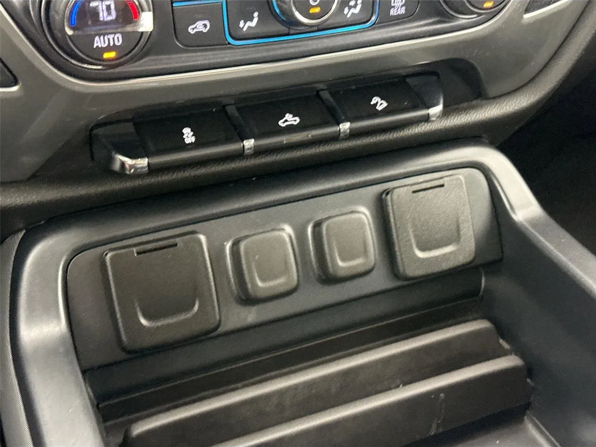 2017 Chevrolet Silverado 1500 LT thumbnail 26