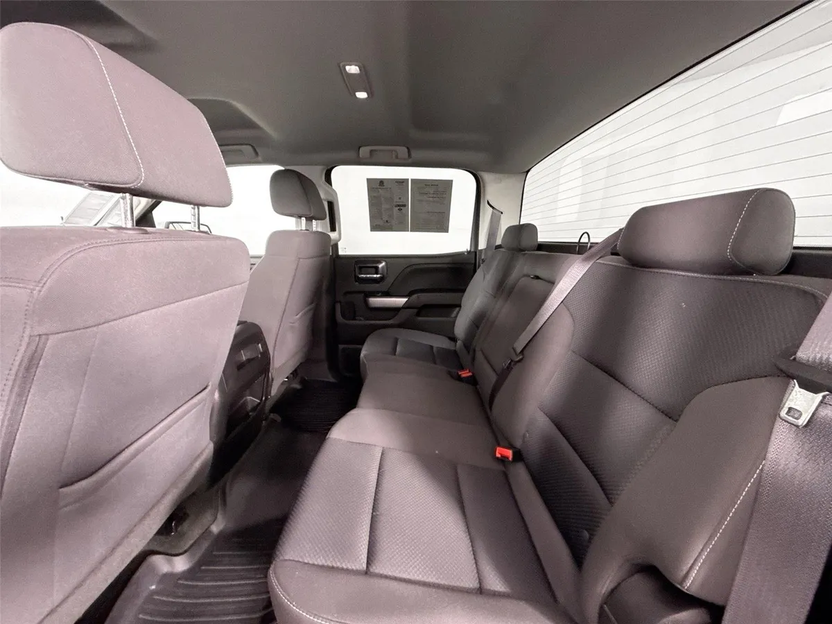 2017 Chevrolet Silverado 1500 LT thumbnail 31