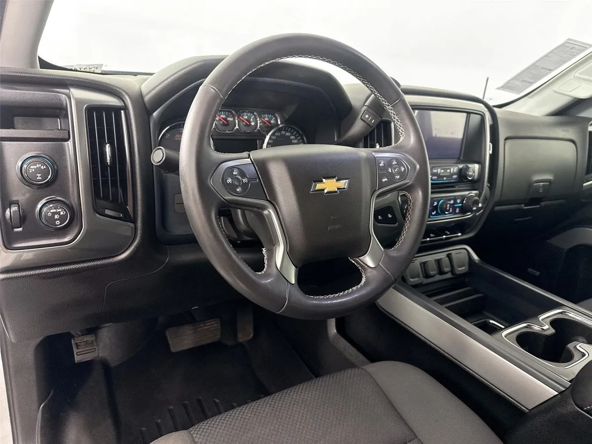 2017 Chevrolet Silverado 1500 LT thumbnail 4